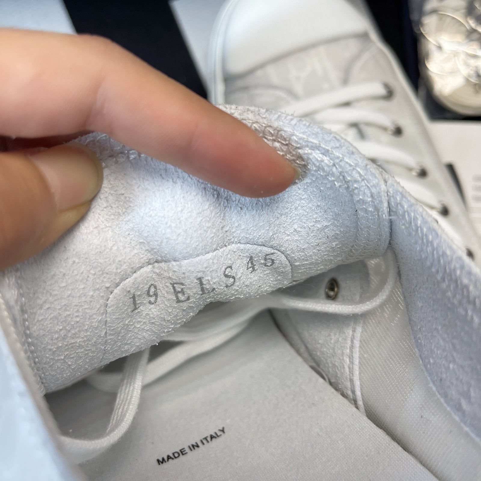 D10r B23 High Top Sneaker 9