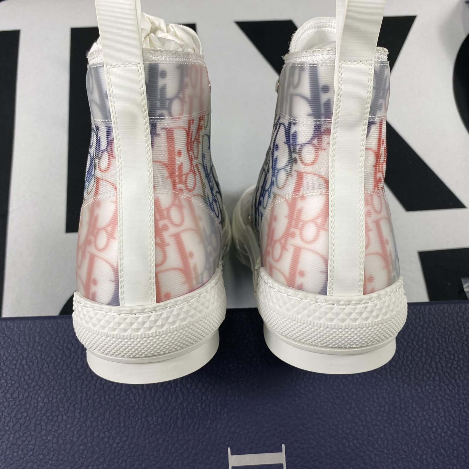 D10r B23 High Top Sneaker 14