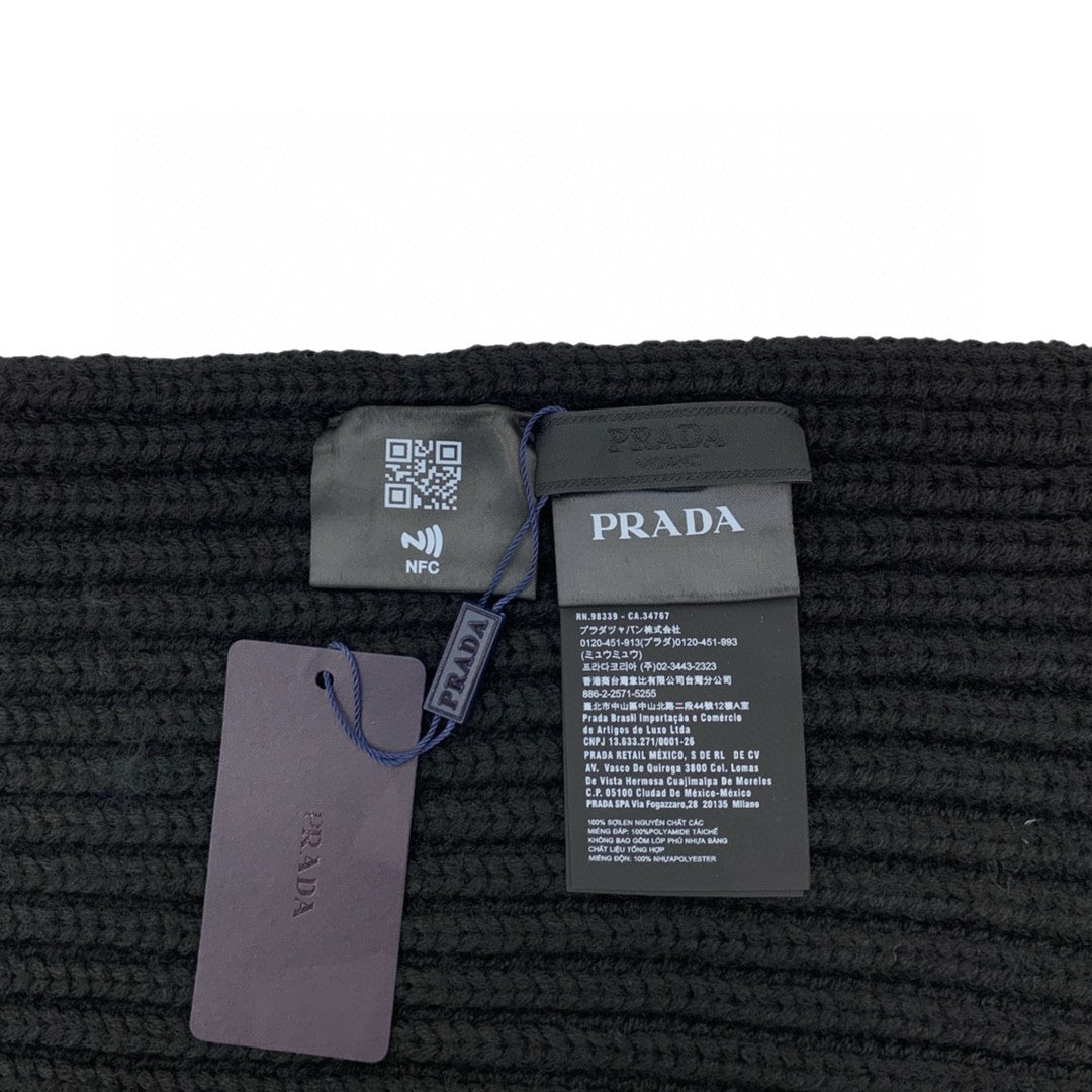 Pra*a Scarf