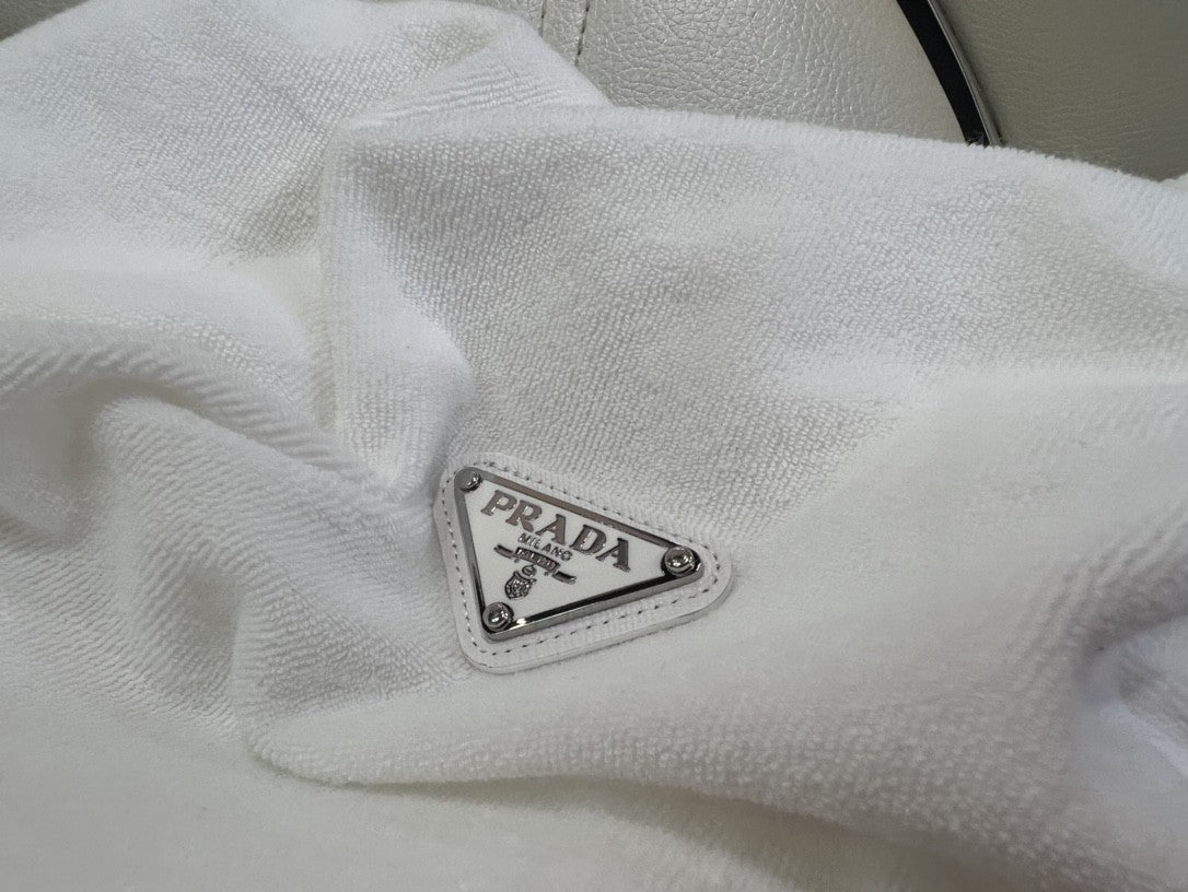 Pra*a Short Sleeve Sweatshirt