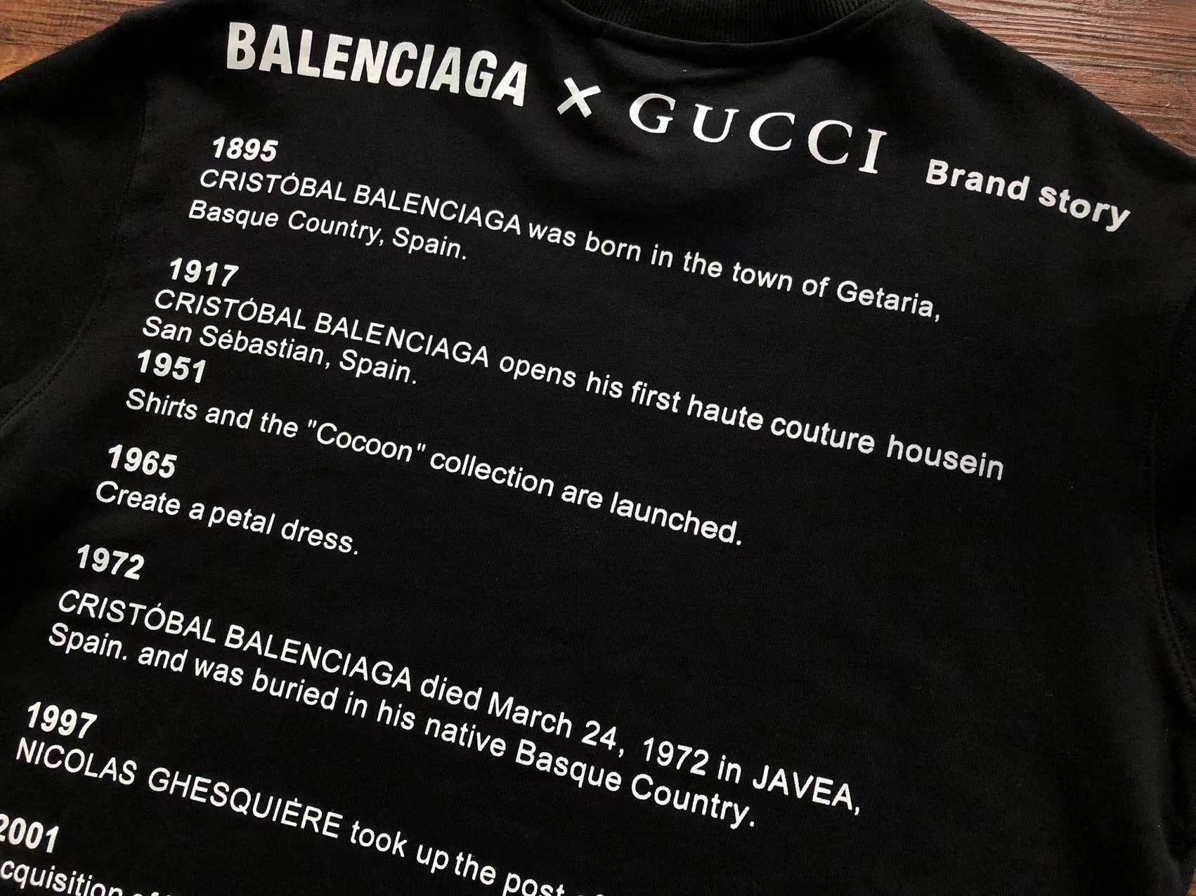 Gvc*1 x Ba1en*iaga Sweatshirt