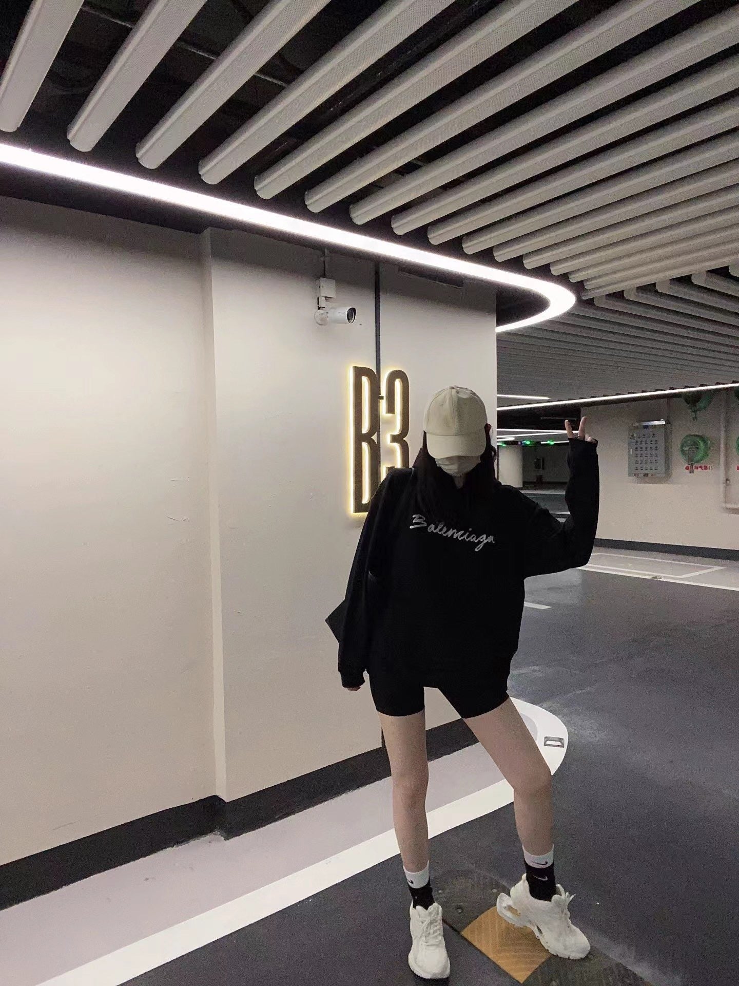 Ba1en*iaga Hoodie