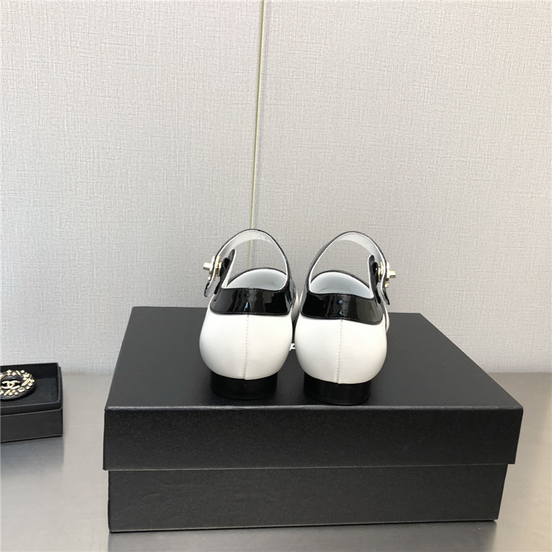 Ch**el flat sandals