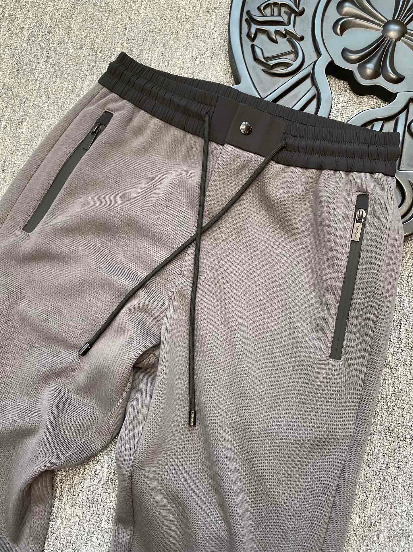 Pra*a Sweatpants