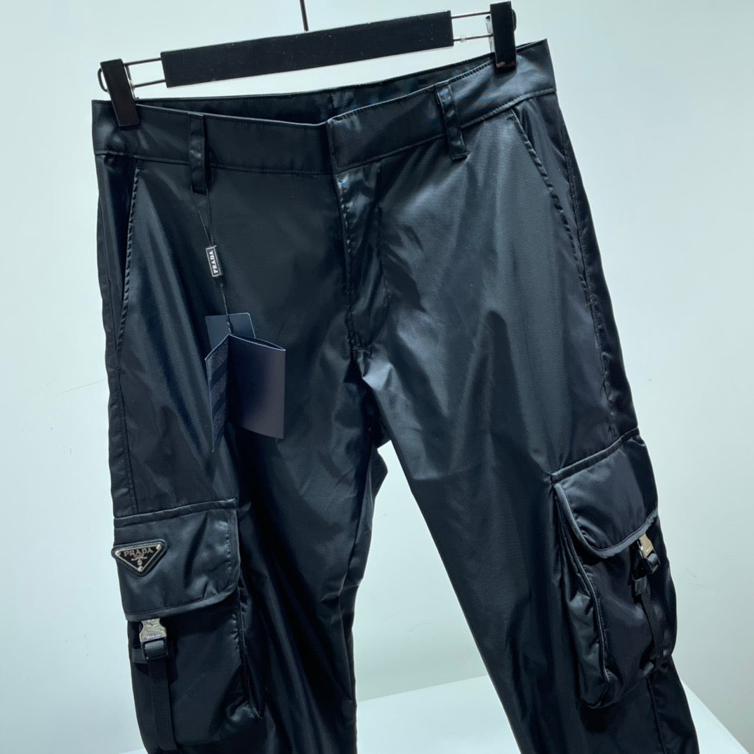 Pra*a Pants