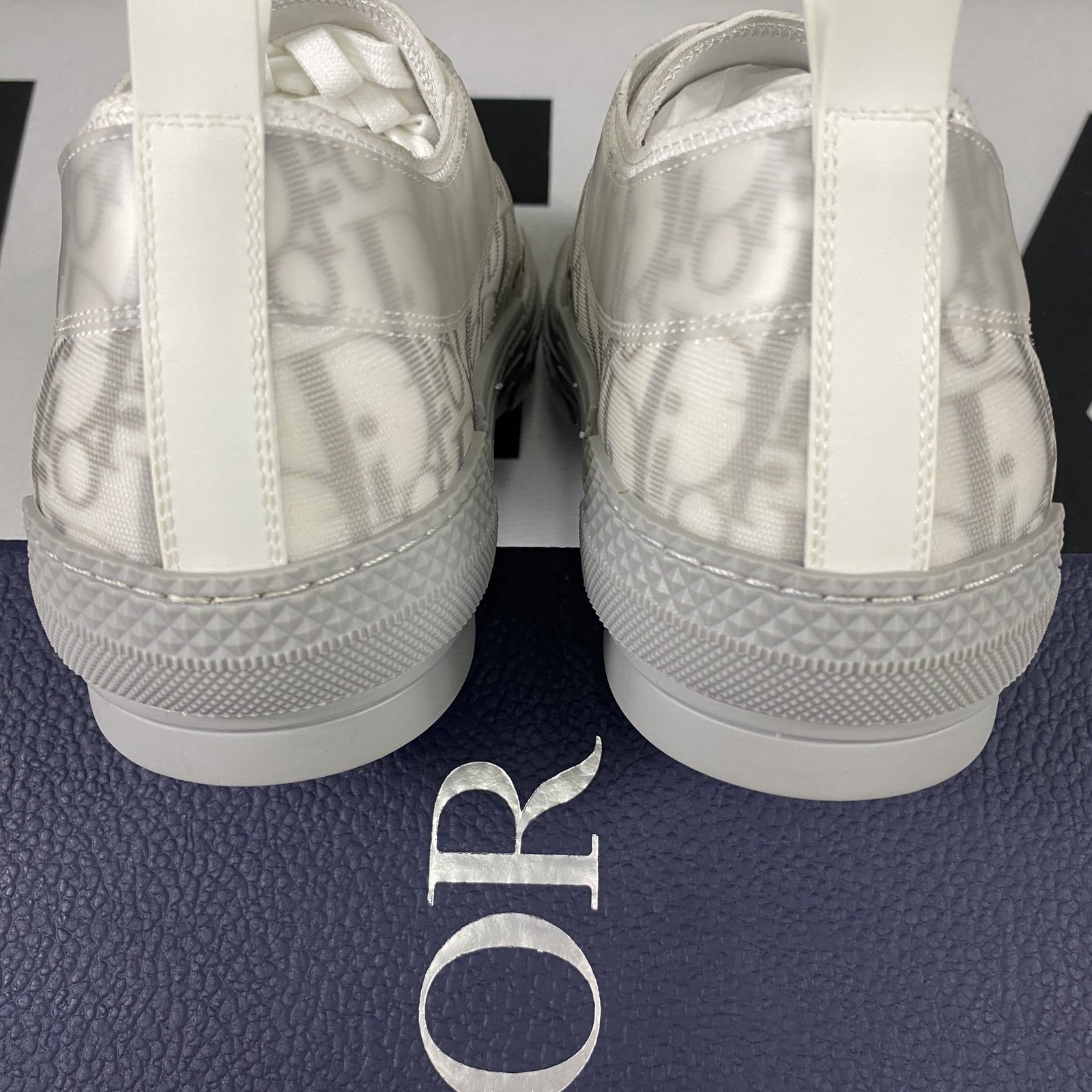 D10r B23 High Top Sneaker 4
