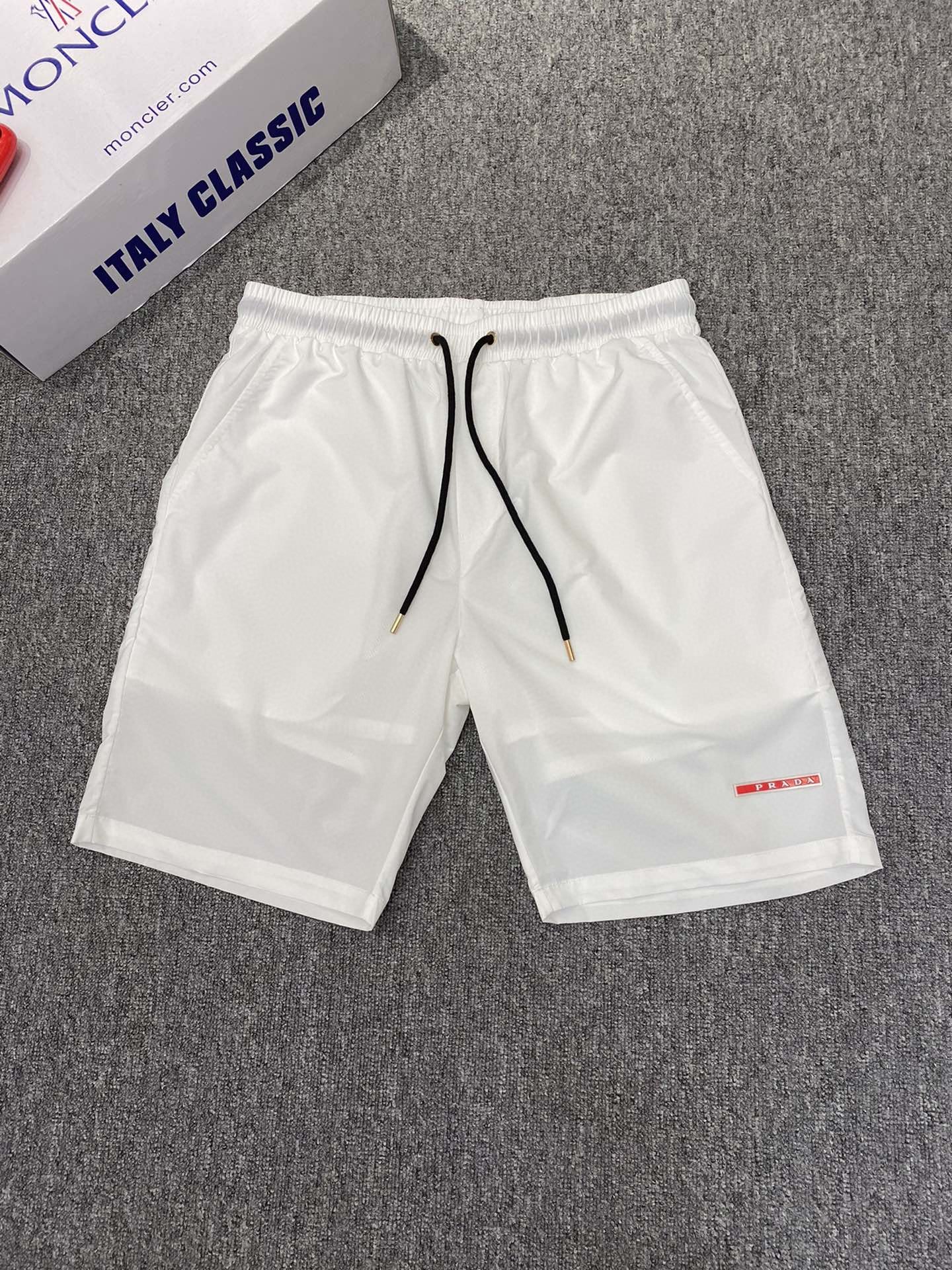 Pra*a Shorts