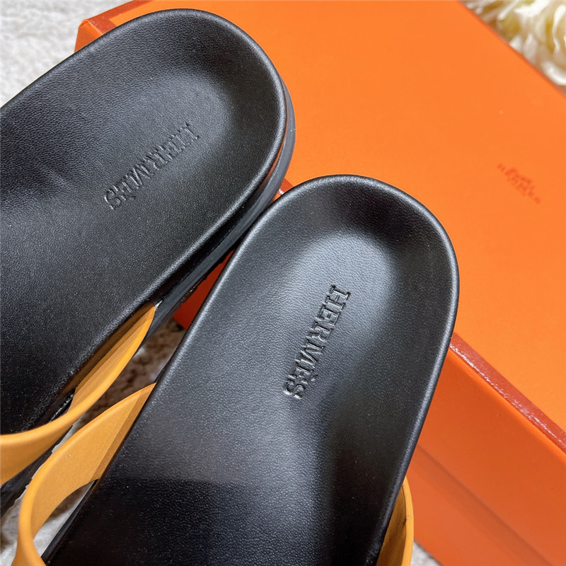 H**me5 platform slippers