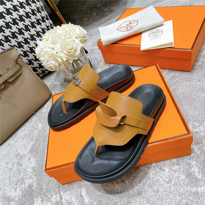 H**me5 kelly buckle slippers