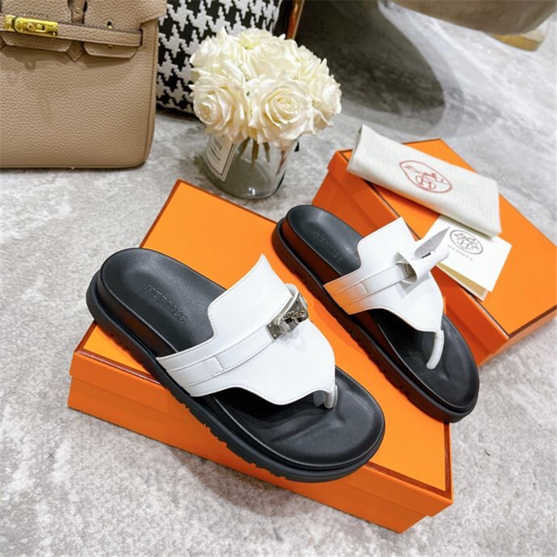 H**me5 kelly buckle slippers