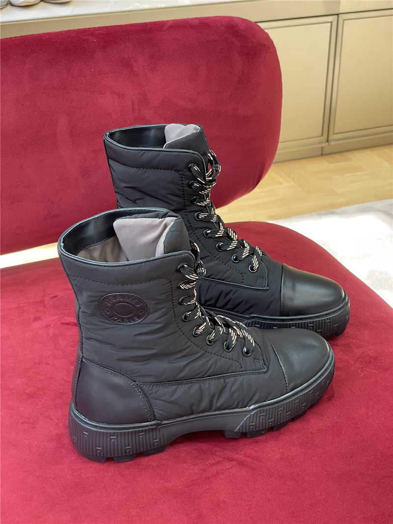 H**me5 down sports ankle boots