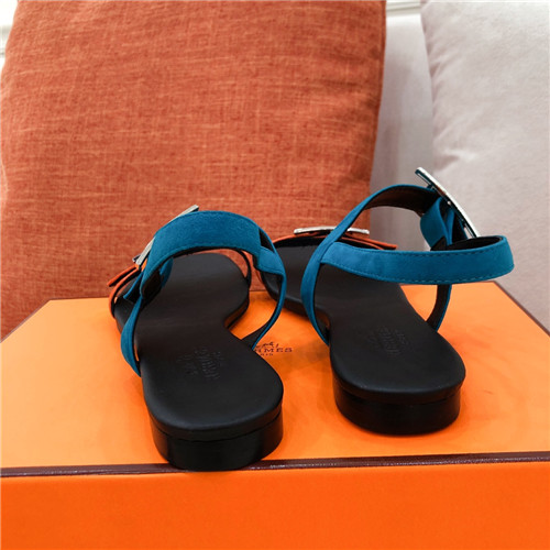 H**me5 flat sandals