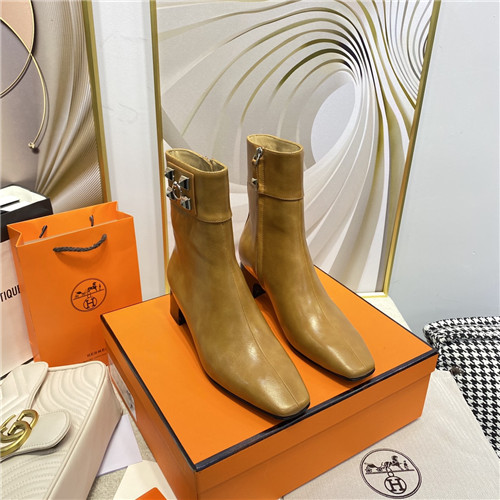 H**me5 stud ankle boots