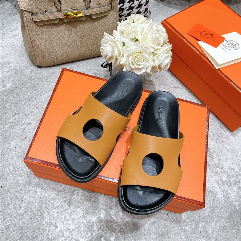 H**me5 platform slippers