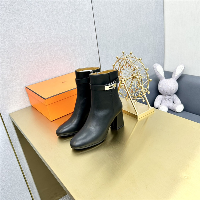 H**me5 Classic Boots