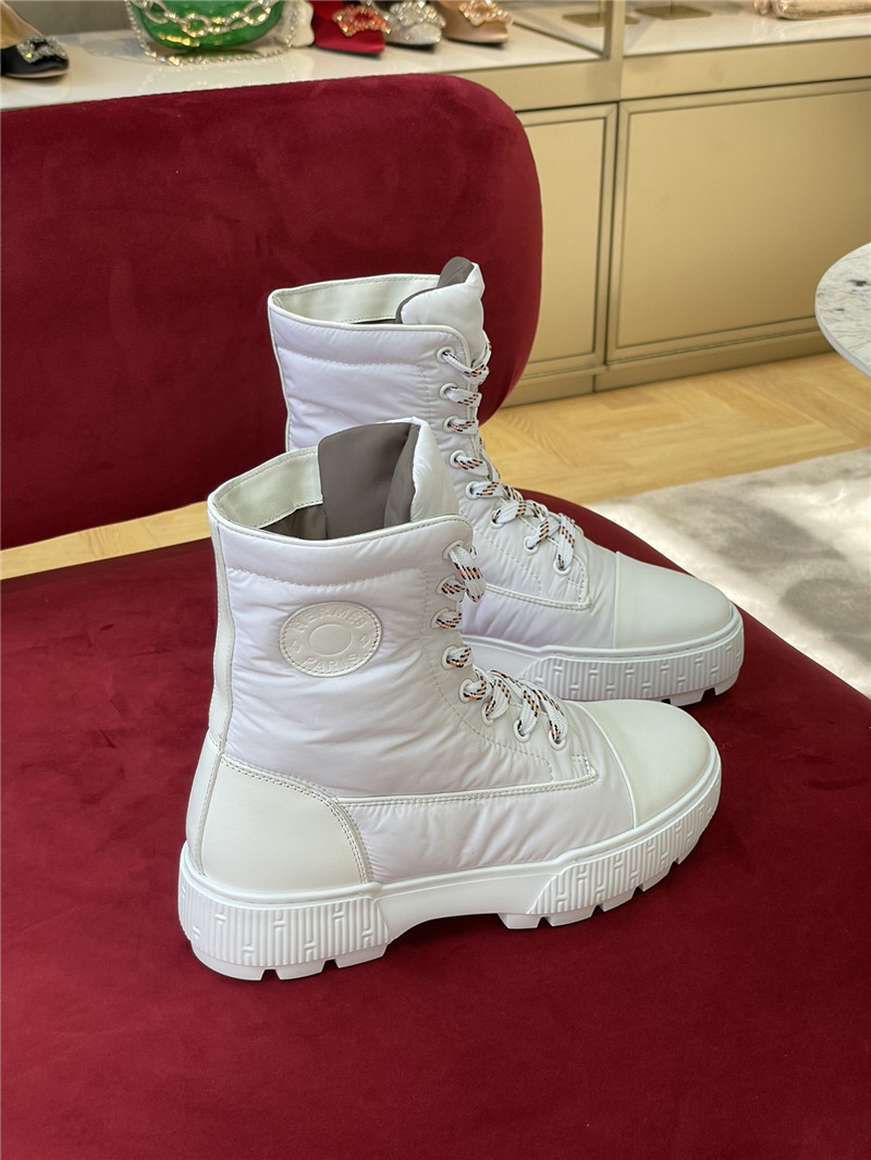 H**me5 down sports ankle boots