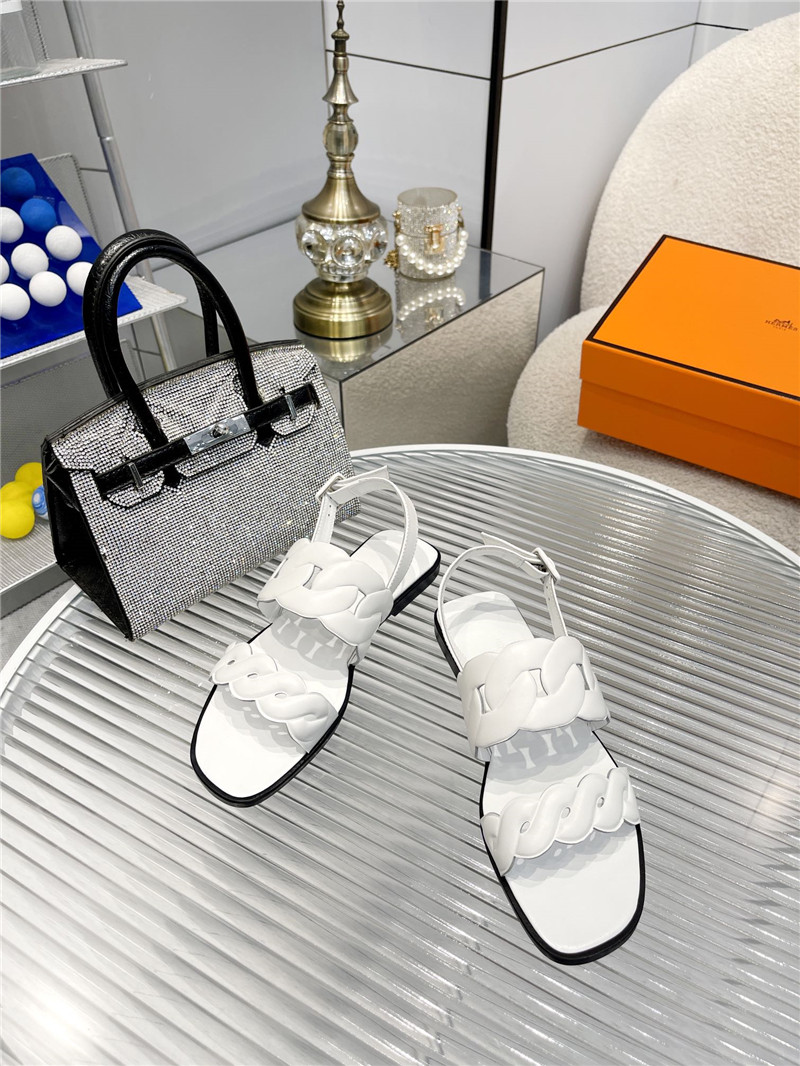 H**me5 pig nose sandals