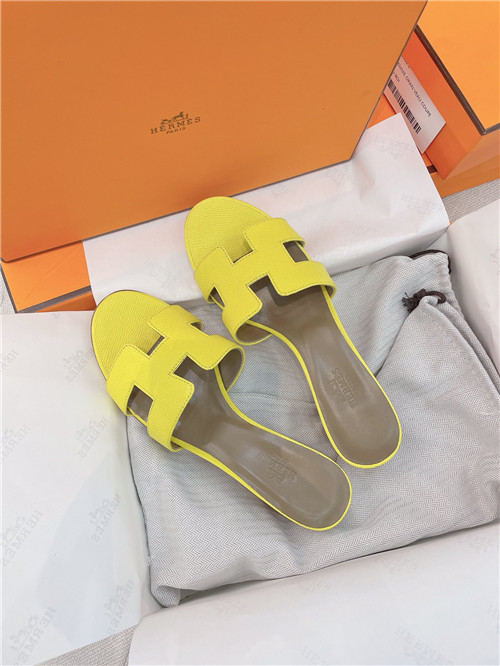 H**me5 oasis sandals