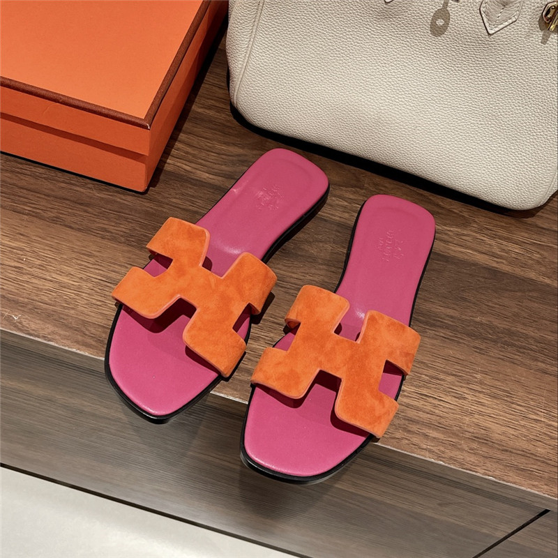 H**me5 H buckle slippers