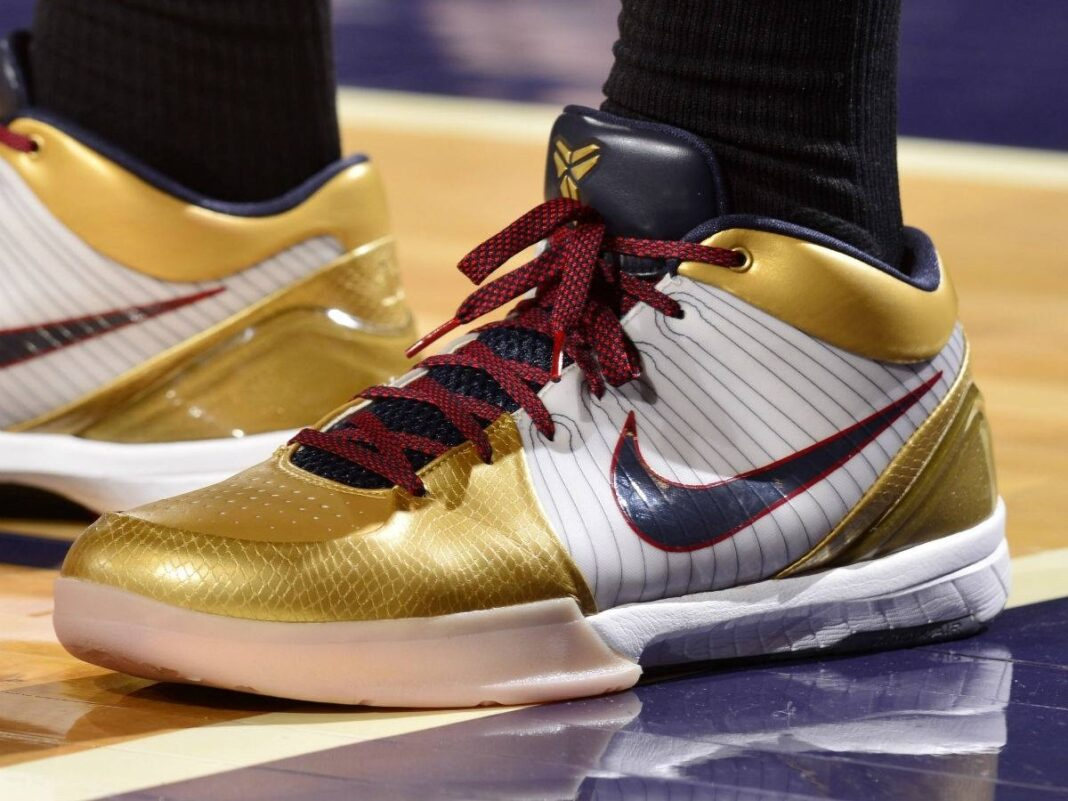 ZOOM KOBE 4 