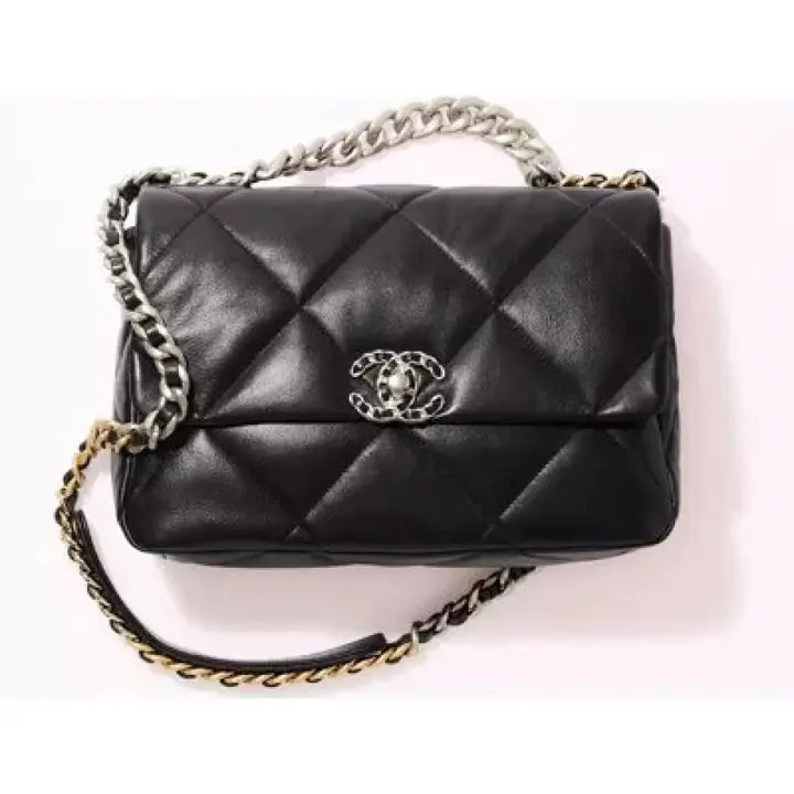 19 LARGE HANDBAG