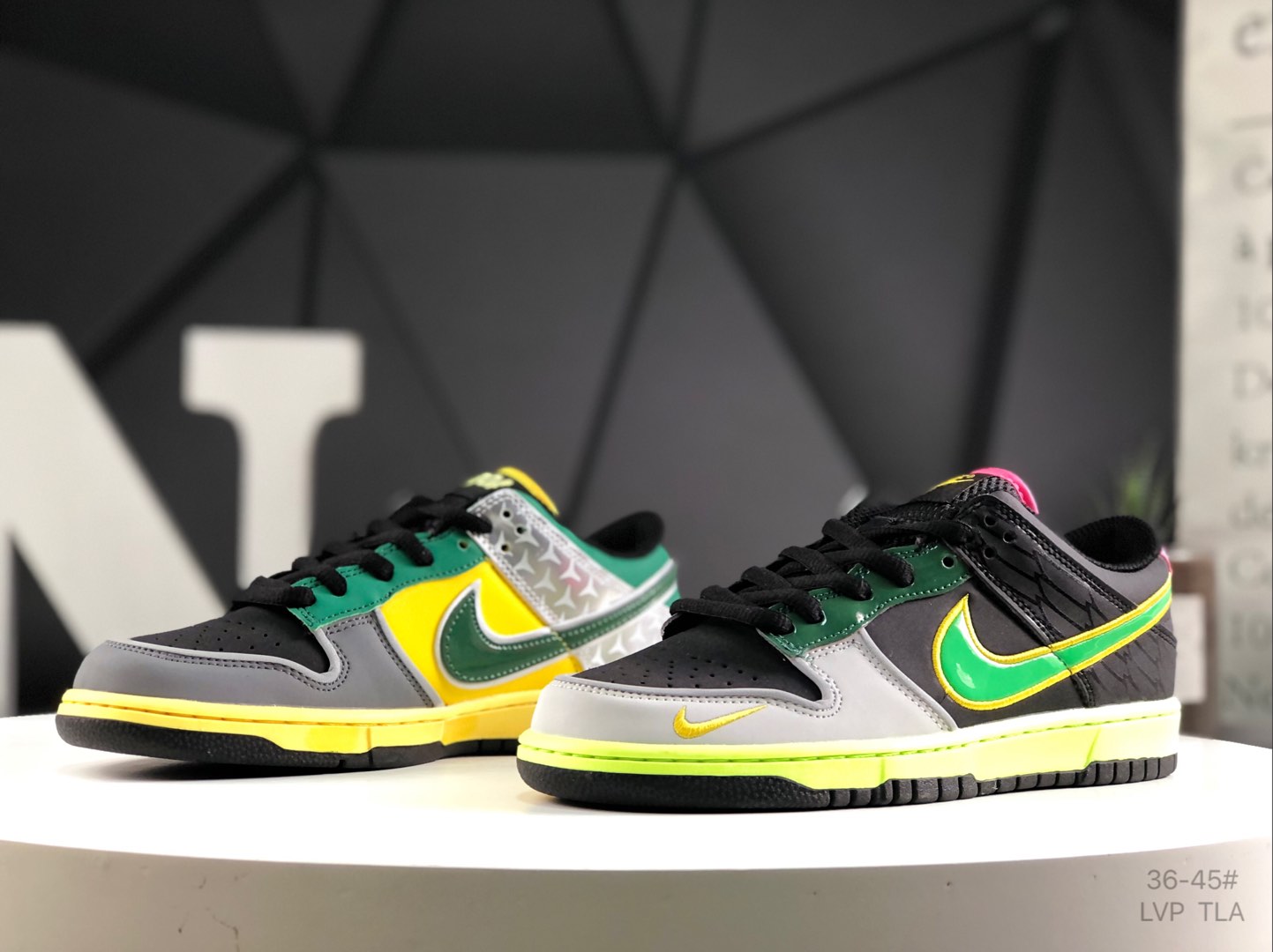 Nike SB Dunk Low Svp*me military green low-top casual sports skateboard shoes