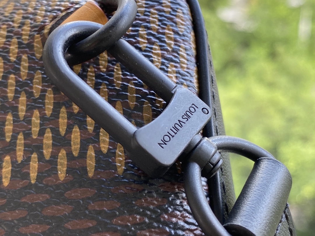 L0vis Vvtt0n Damier Ebene