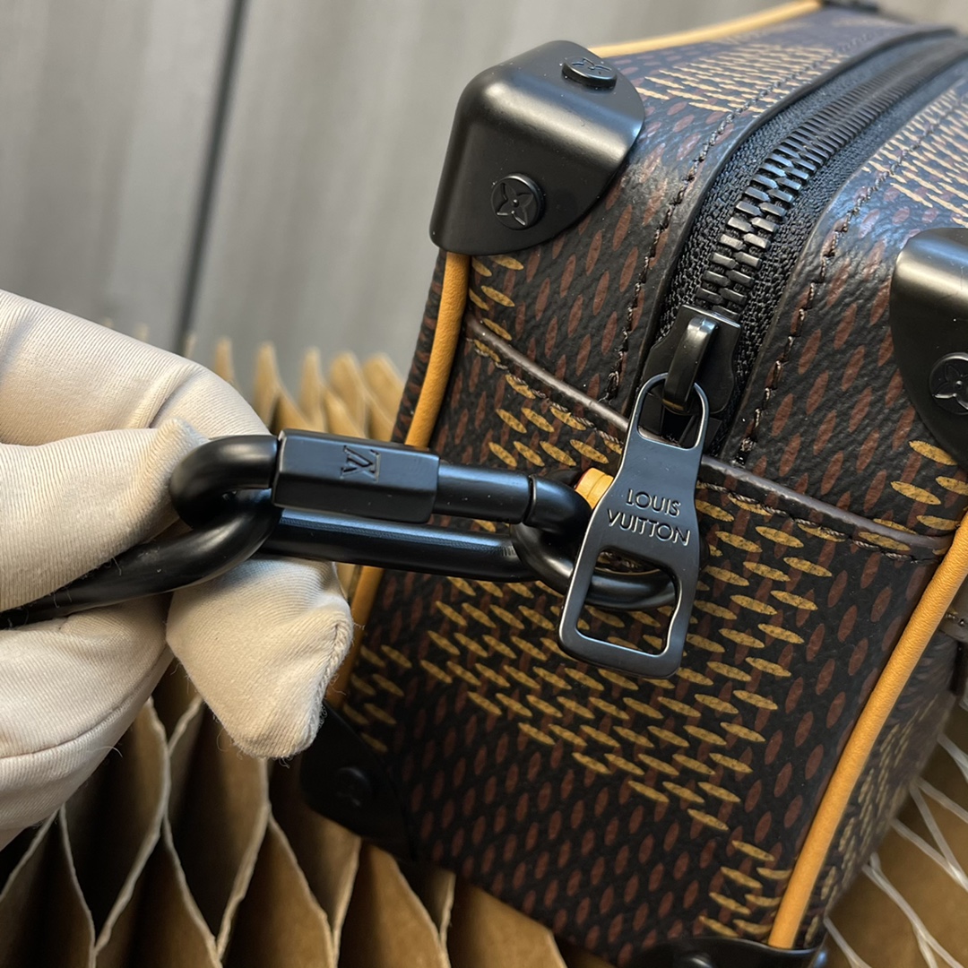 L0vis Vvtt0n Damier Ebene